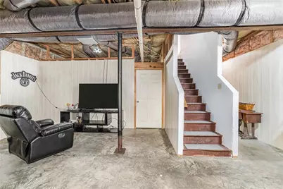 634 E Swannanoa Avenue, Liberty, NC 27298 - Photo 40