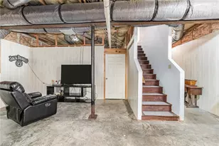 634 E Swannanoa Ave, Liberty, NC 27298 - Photo 40