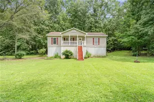 634 E Swannanoa Ave, Liberty, NC 27298 - Photo 6