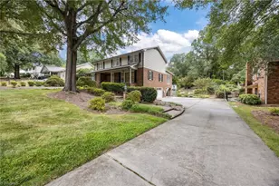 1122 Kensington Dr, High Point, NC 27262 - Photo 2