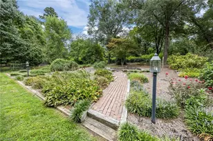 1122 Kensington Dr, High Point, NC 27262 - Photo 44