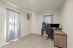 638 McCreary St, Winston-Salem, NC 27105 - Photo 10