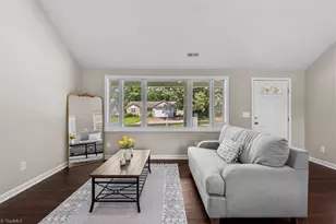 300 Willowbrook Dr, Thomasville, NC 27360 - Photo 8