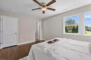 300 Willowbrook Dr, Thomasville, NC 27360 - Photo 14