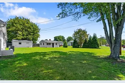 300 Willowbrook Drive, Thomasville, NC 27360 - Photo 26