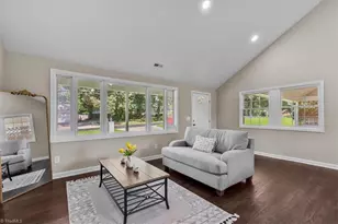 300 Willowbrook Dr, Thomasville, NC 27360 - Photo 6