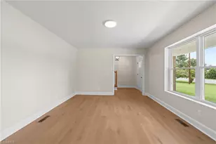 1412 Youngs Mill Rd, Greensboro, NC 27406 - Photo 6