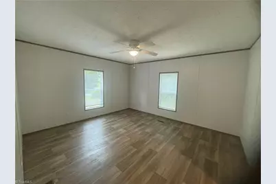 484 Avenue K, Lexington, NC 27292 - Photo 8