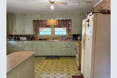 138 Peacehaven Circle, Mount Airy, NC 27030 - Photo 6