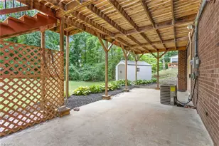 403 Edinburgh Dr, Burlington, NC 27215 - Photo 40