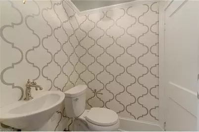 209 W Bessemer Avenue, Greensboro, NC 27401 - Photo 20