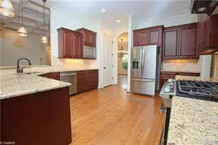 7716 Chesterbrooke Dr, Greensboro, NC 27455 - Photo 18