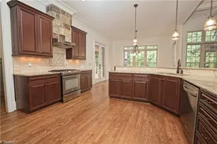 7716 Chesterbrooke Dr, Greensboro, NC 27455 - Photo 16