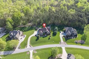 7716 Chesterbrooke Dr, Greensboro, NC 27455 - Photo 8