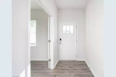 3016 Middle Creek Lane, Greensboro, NC 27405 - Photo 2