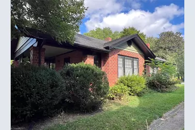 400 Cherry Street, Mount Airy, NC 27030 - Photo 2