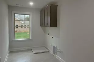 5679 Falkirk Dr, Greensboro, NC 27409 - Photo 10