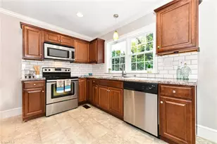 1127 W Northwood St, Greensboro, NC 27408 - Photo 10