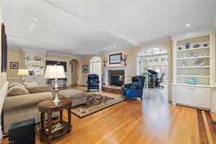 200 Manchester Pl, Greensboro, NC 27410 - Photo 8