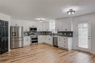 4 Silent Spring Ct, Greensboro, NC 27410 - Photo 10