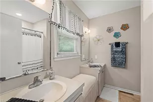 311 Pebble Dr, Thomasville, NC 27360 - Photo 32