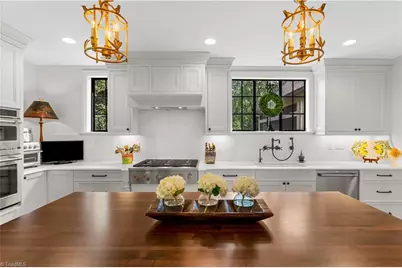 207 Hillcrest Drive, High Point, NC 27626 - Photo 10