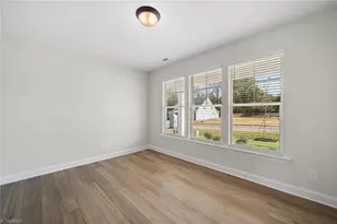 2389 Robbins Perch W Ct, Kernersville, NC 27284 - Photo 4