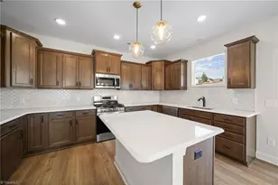 2389 Robbins Perch W Ct, Kernersville, NC 27284 - Photo 16