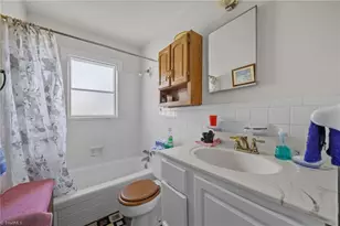 2501 Vanstory St, Greensboro, NC 27407 - Photo 12