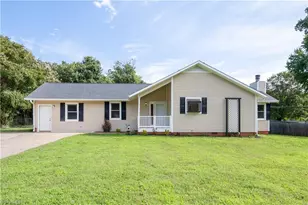 487 Raven Ridge Dr, Kernersville, NC 27284 - Photo 1