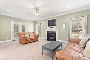 8905 Seacrest Dr, Kernersville, NC 27284 - Photo 18