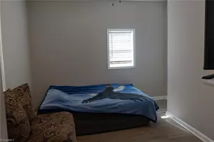 927 Apple St, Winston-Salem, NC 27101 - Photo 8