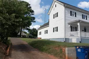 927 Apple St, Winston-Salem, NC 27101 - Photo 2