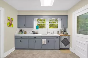 910 E Dayton Ave, High Point, NC 27262 - Photo 16