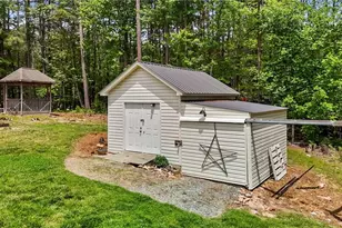 7925 Baux Mountain Rd, Germanton, NC 27019 - Photo 36