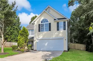 9 Foust Ct, Greensboro, NC 27405 - Photo 2