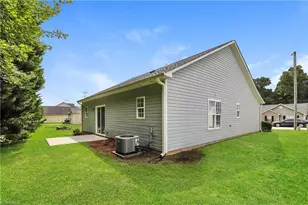 3437 Tinley Park Dr, Winston-Salem, NC 27107 - Photo 14