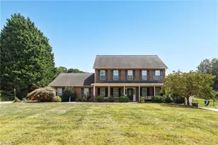 6012 Aaron Pl Ln, Kernersville, NC 27284 - Photo 2