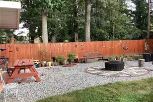 411 W Montcastle Dr, Greensboro, NC 27406 - Photo 28