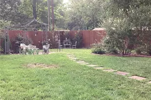 411 W Montcastle Dr, Greensboro, NC 27406 - Photo 30