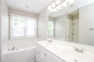 1517 Covered Wagon Rd, Greensboro, NC 27301 - Photo 10