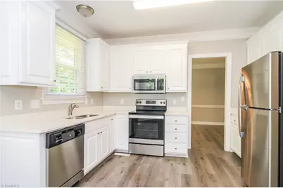 1517 Covered Wagon Road, Greensboro, NC 27301 - Photo 6