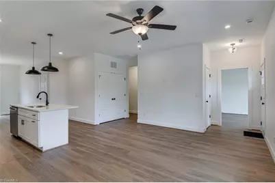 316 W Lee Avenue, Yadkinville, NC 27055 - Photo 6