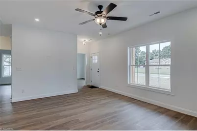 316 W Lee Avenue, Yadkinville, NC 27055 - Photo 8