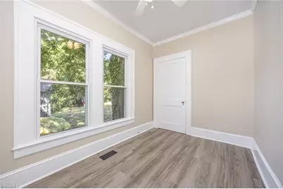 24 E Sunrise Avenue, Thomasville, NC 27360 - Photo 10