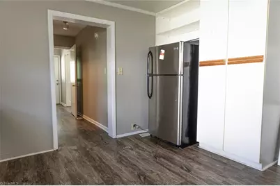 401 N 3rd Avenue, Mayodan, NC 27027 - Photo 8