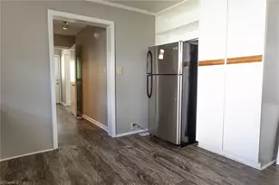 401 N 3rd Ave, Mayodan, NC 27027 - Photo 8