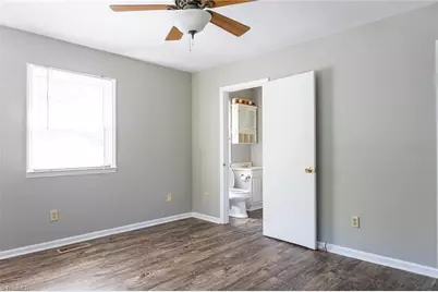 401 N 3rd Avenue, Mayodan, NC 27027 - Photo 10