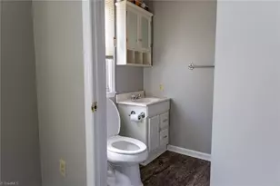 401 N 3rd Ave, Mayodan, NC 27027 - Photo 12