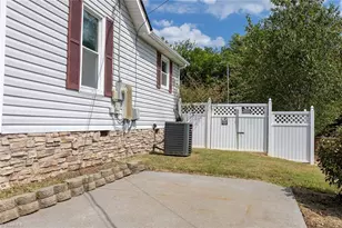 401 N 3rd Ave, Mayodan, NC 27027 - Photo 30